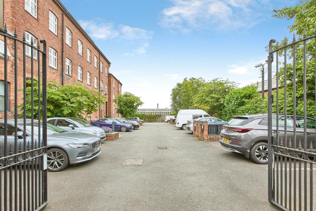 Horninglow Street, Burton-On-Trent - View 5
