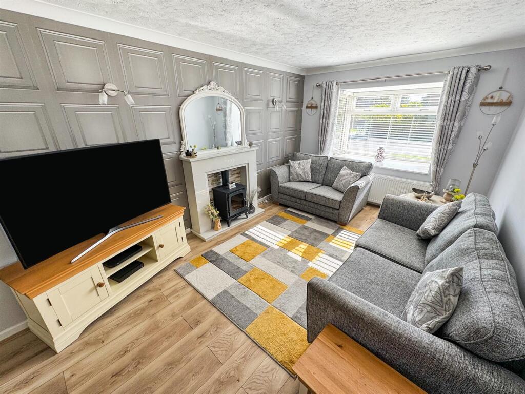 House in Northampton, North Northamptonshire - View 3