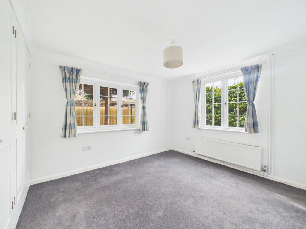House in Horsham, North Heath, North Horsham - More