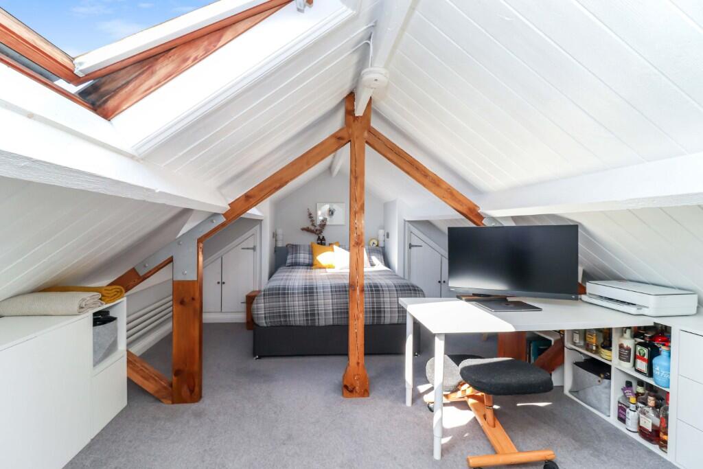 Apartment in St Albans - More