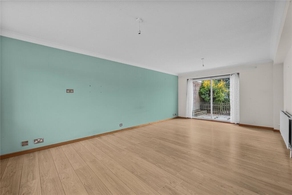 House in Guildford, Pirbright - View 5