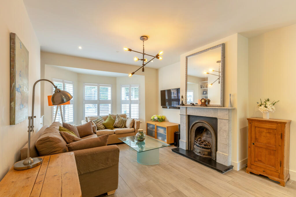 Burlington Road, London, W4 photo 4