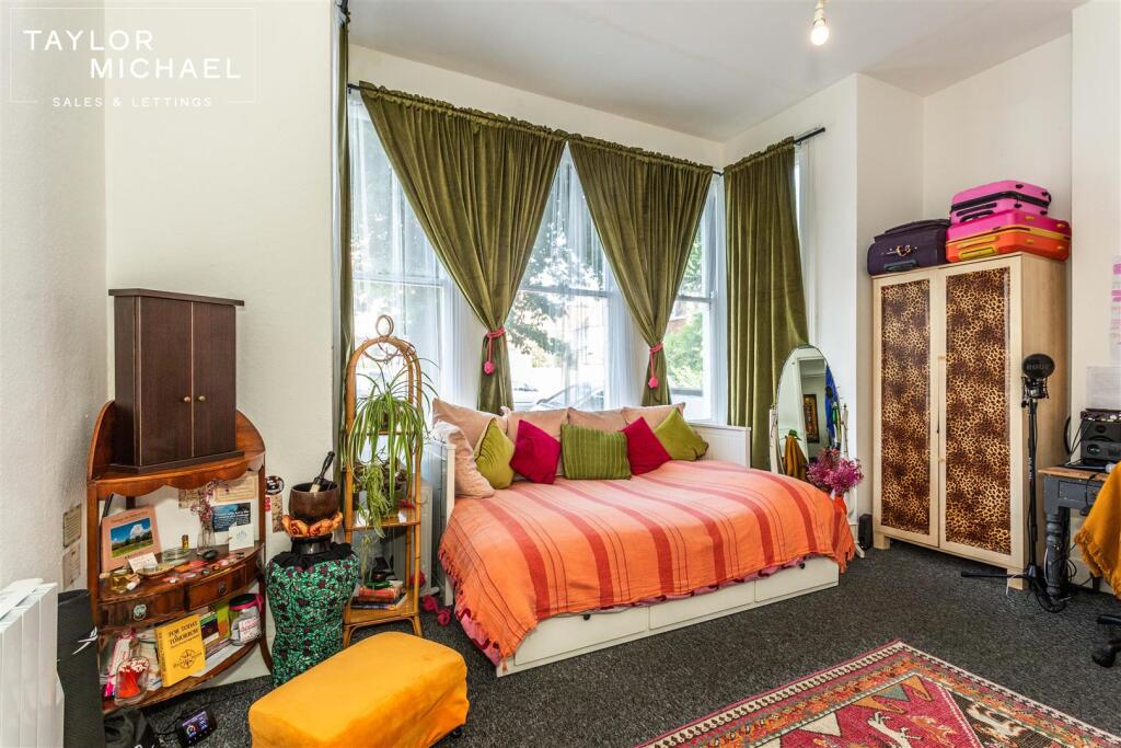 Apartment in Hove, Brighton and Hove - View 4