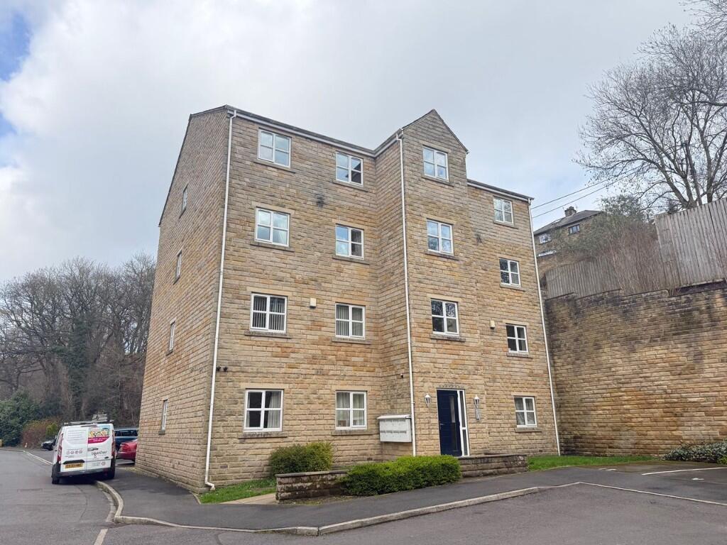 Main image of property: 48 Mill Stream Drive, Luddendenfoot, Halifax, HX2 6DE