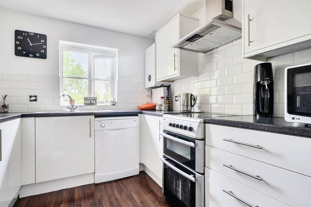 Apartment in Tandridge, Caterham-on-the-Hill - More