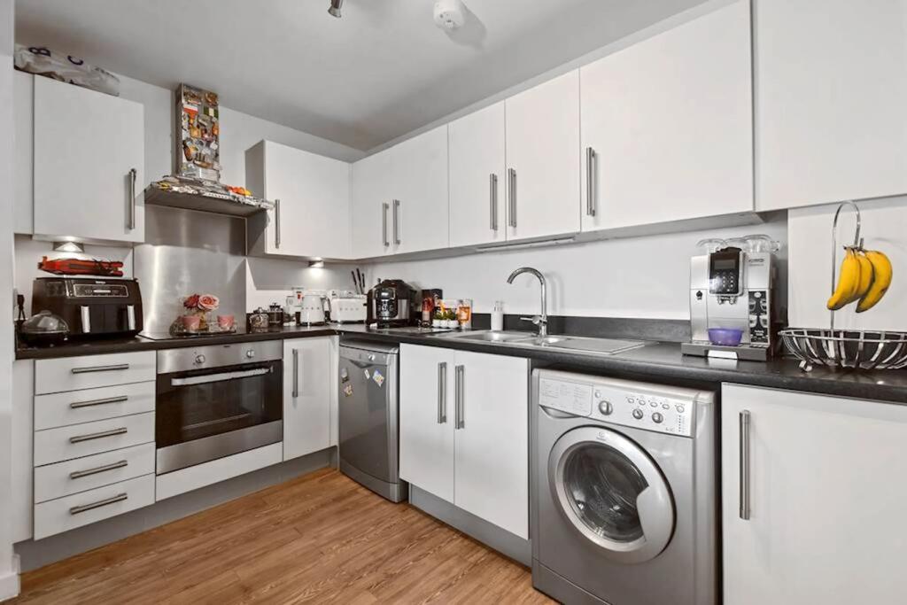 High Road, Wembley, HA9 - View 5