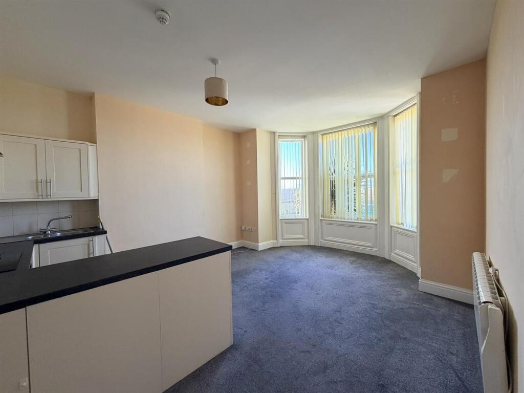 Flat 1, 60 Claremont Road, Seaford, East Sussex photo 4