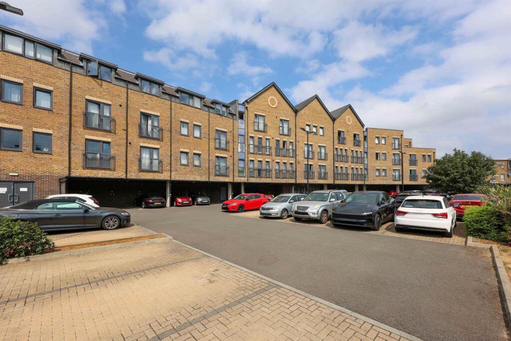 Main image of property: Waterloo Road, Uxbridge