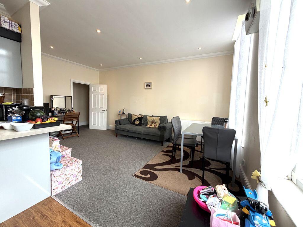 Apartment in Ilford - View 3