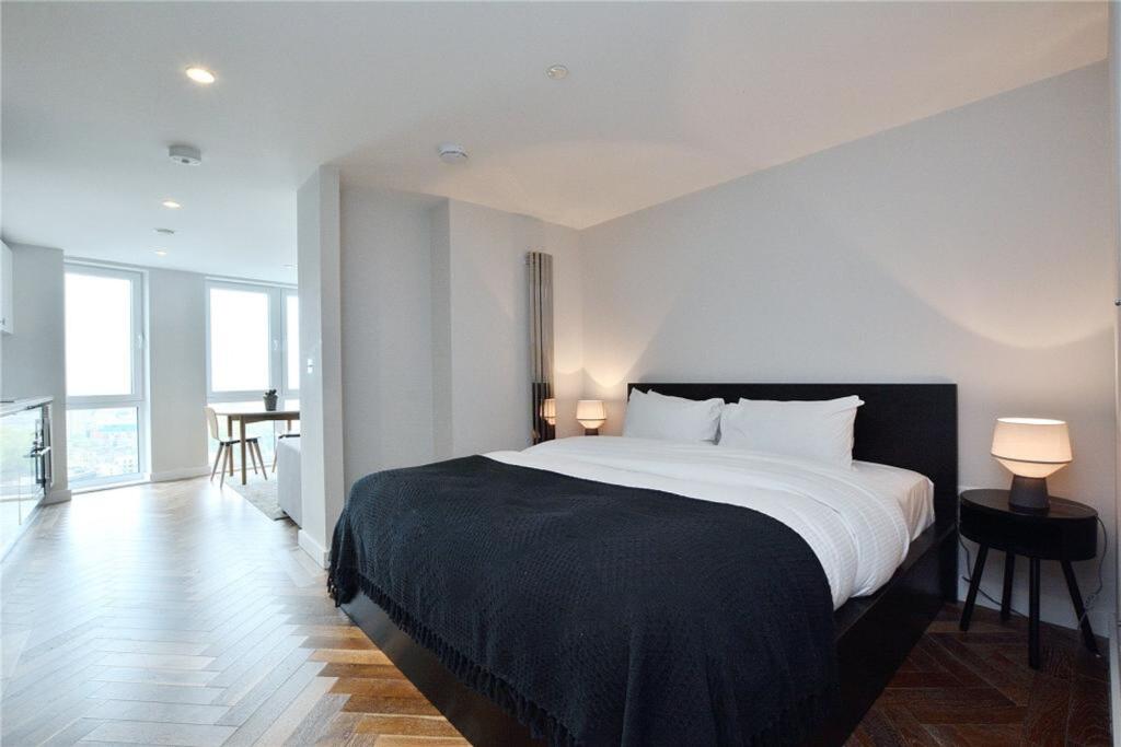 Eagle Point, City Road, London EC1V photo 4