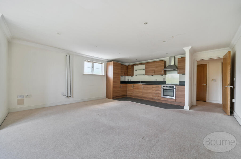 Apartment in Elmbridge, Cobham - View 3