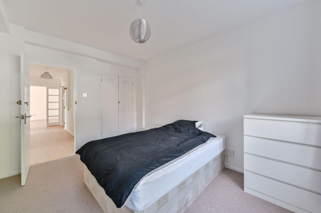 Apartment in London - More