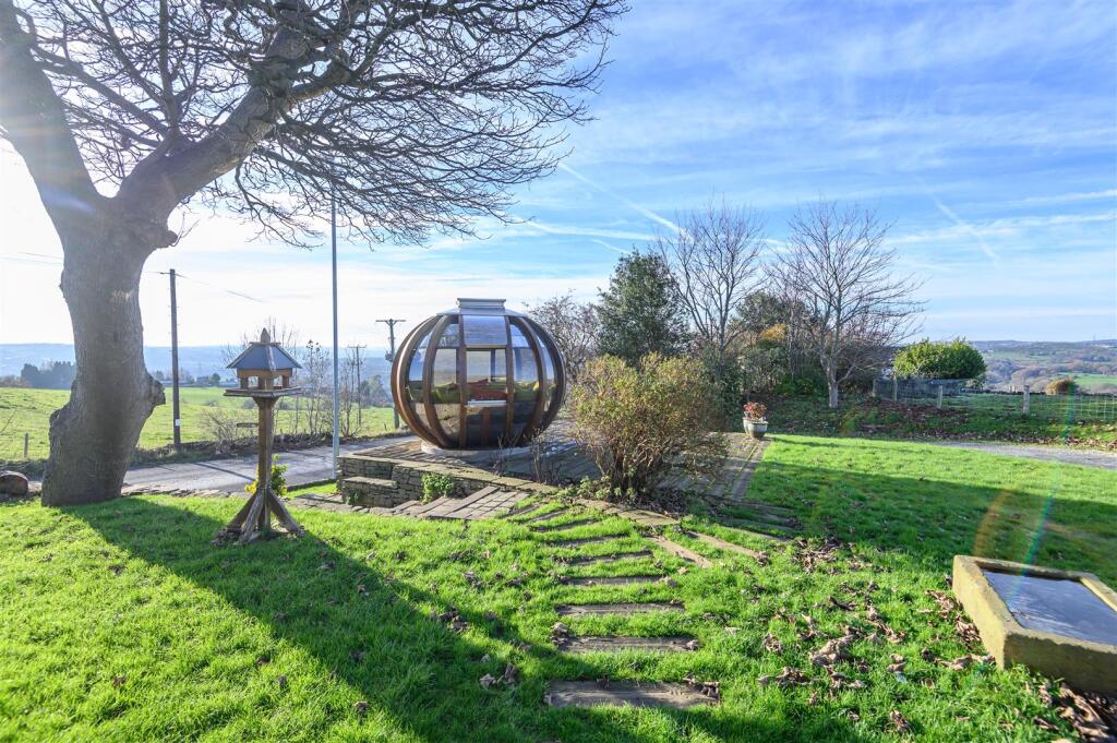The Mistles, Birkby Lane, Bailiff Bridge, Brighouse, HD6 4JJ photo 4