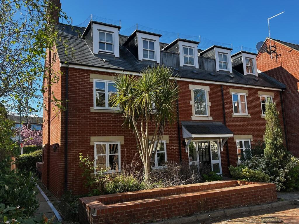 Main image of property: Charter Gate, Boltro Road, Haywards Heath, West Sussex, RH16