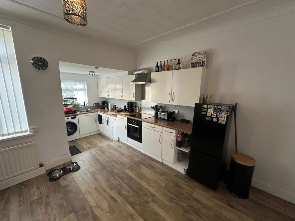 14, Dene Crescent photo 4