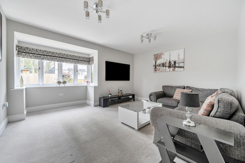 Main image of property: Chiltern Gardens, Woodcote, Reading, Oxfordshire, RG8