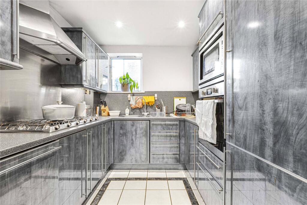 Apartment in London, St Luke's, Clerkenwell - More