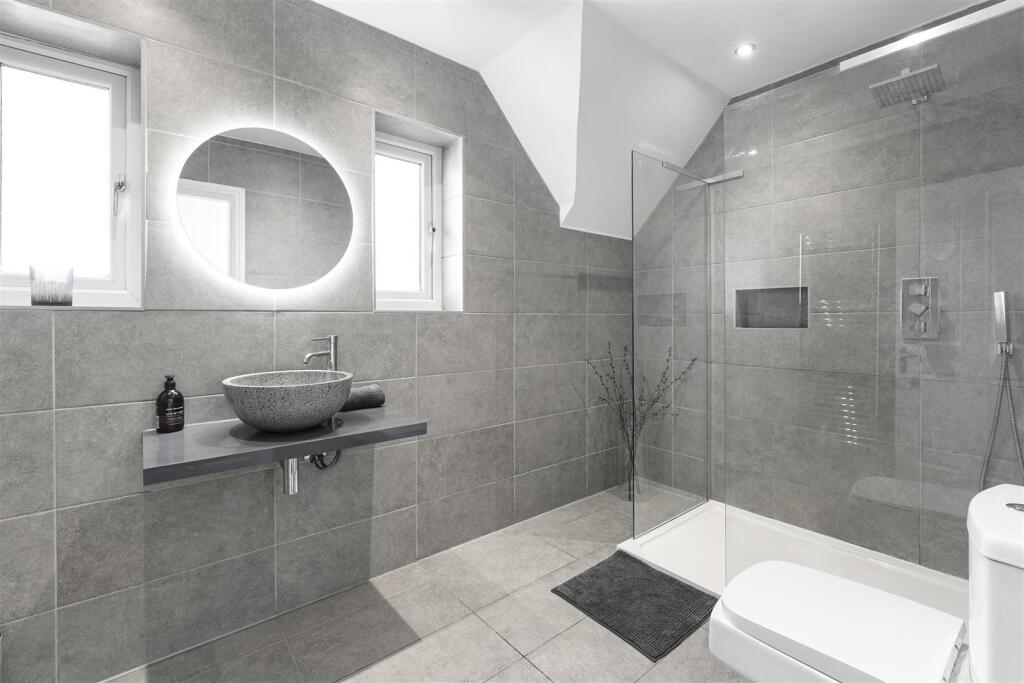 House in Leeds, Park Gate, Tranmere Park - View 4