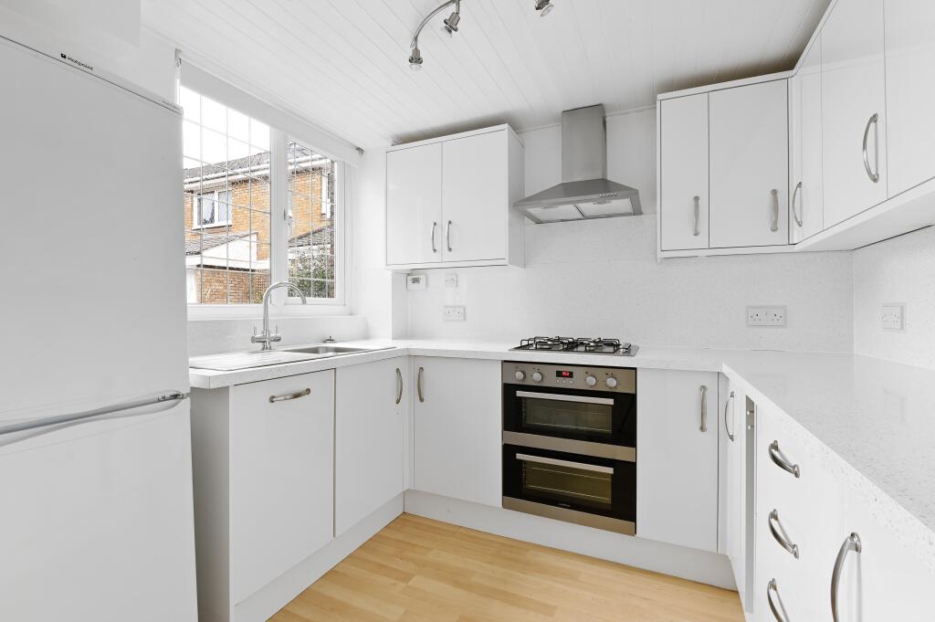Main image of property: Pettiward Close, Putney