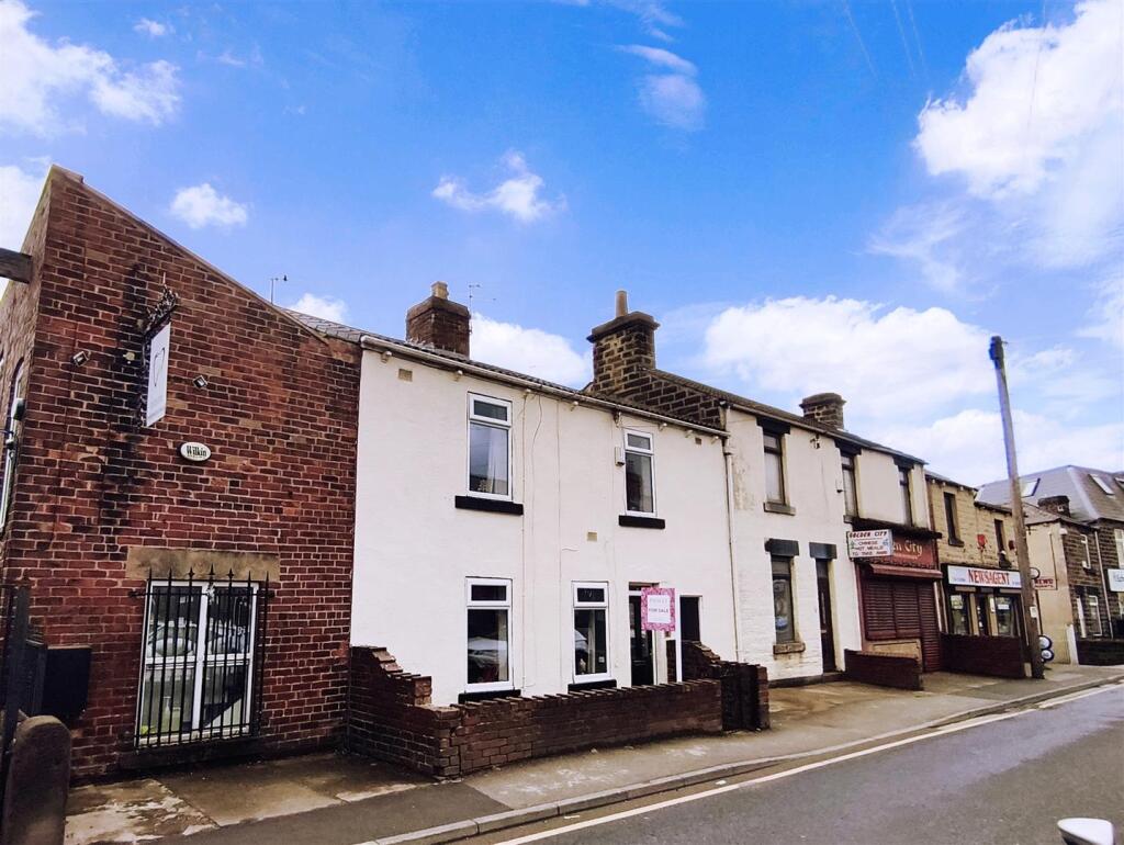 3-bed terraced on Towngate, Mapplewell, Barnsley, S75 6AT, £175,000