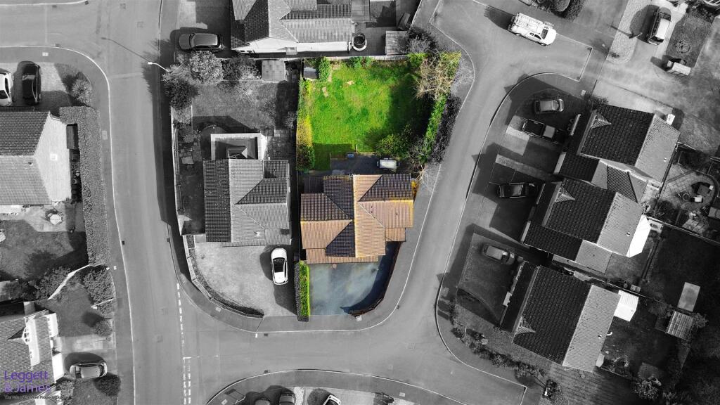 Cypress Close, Evesham photo 2