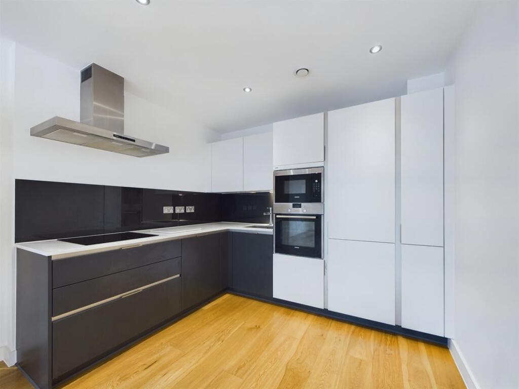 Main image of property: Pages Walk, London