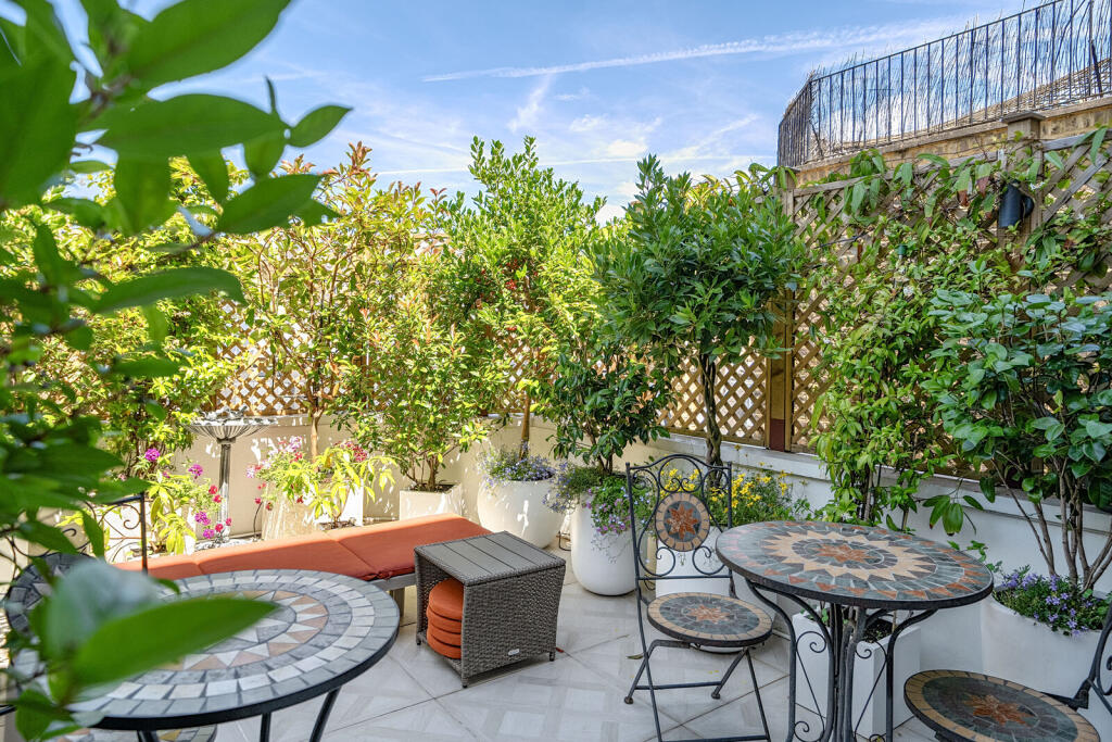 Apartment in London - View 5