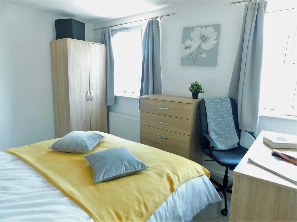 Main image of property: Cossack Green, Southampton