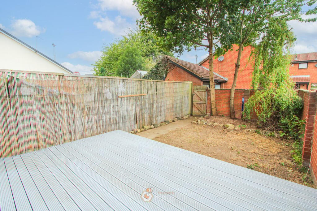 Broadwater Drive, Dunscroft, Doncaster, DN7 photo 3