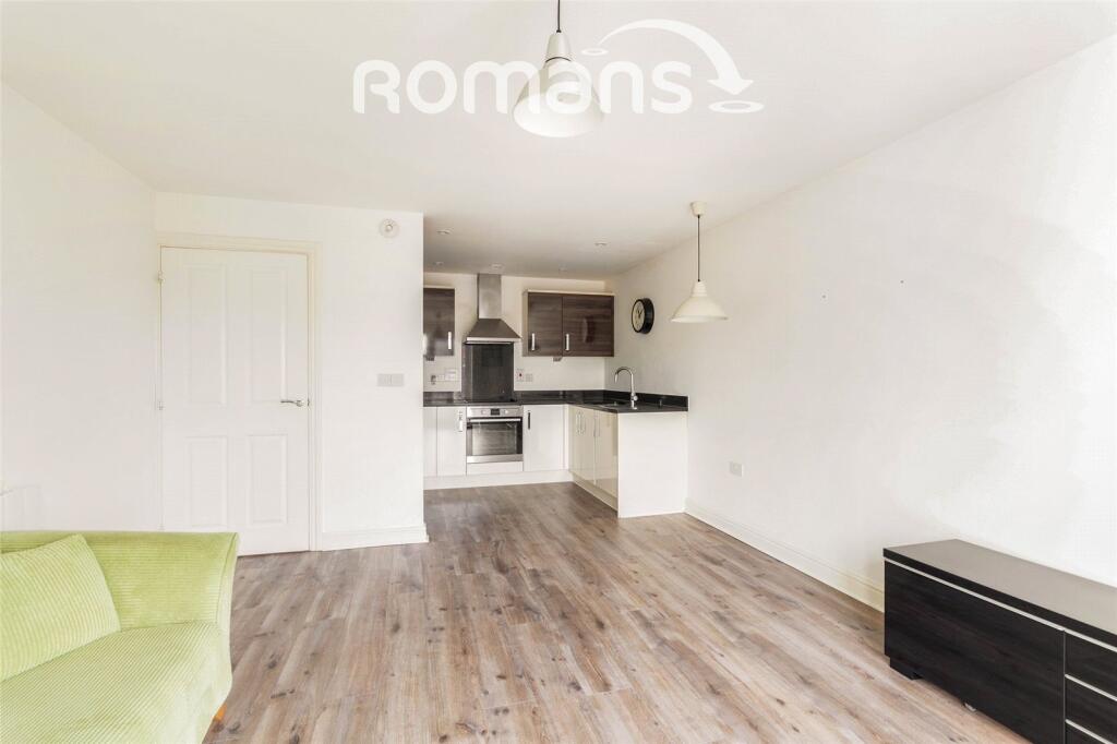 Apartment in Reading - View 4