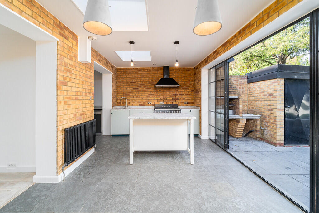 House in London - View 5