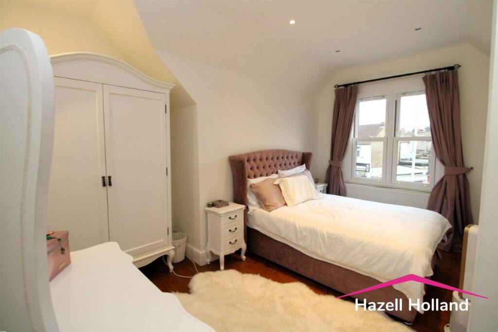Apartment in Dartford - View 3