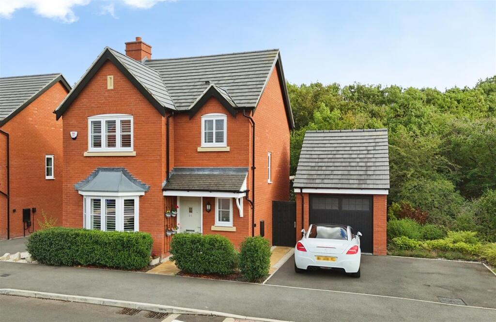 Main image of property: Admiral Cowan Way, Kineton, Warwick