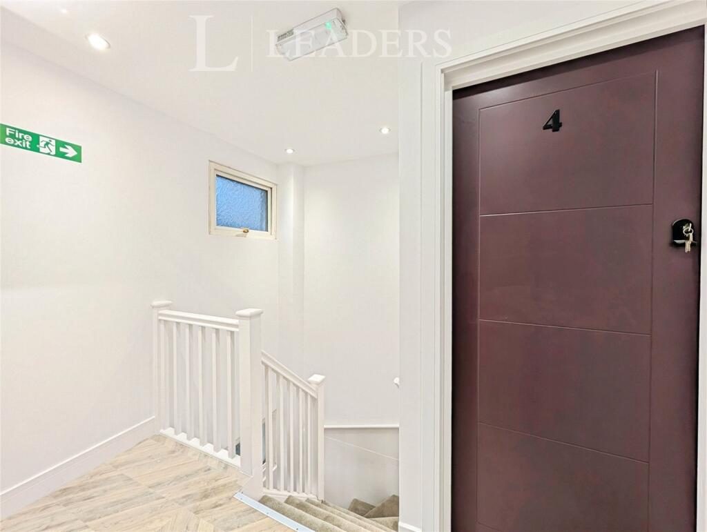 Apartment in Crawley, Broadfield - View 5