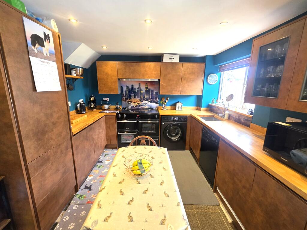 House in Newbridge, Caerphilly - More