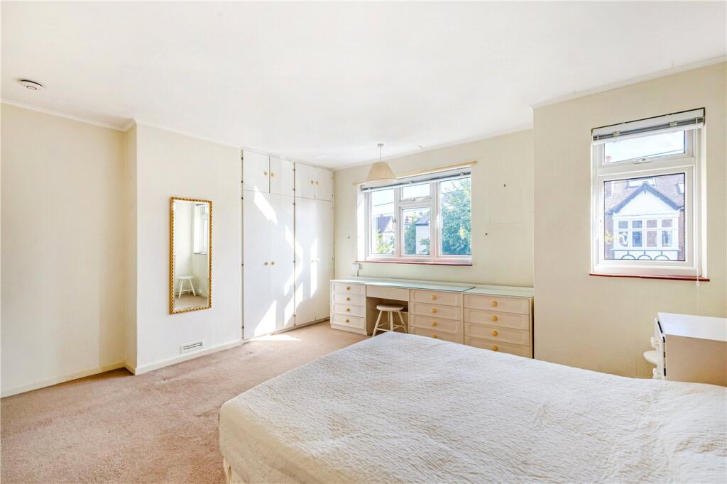 House in London - View 5