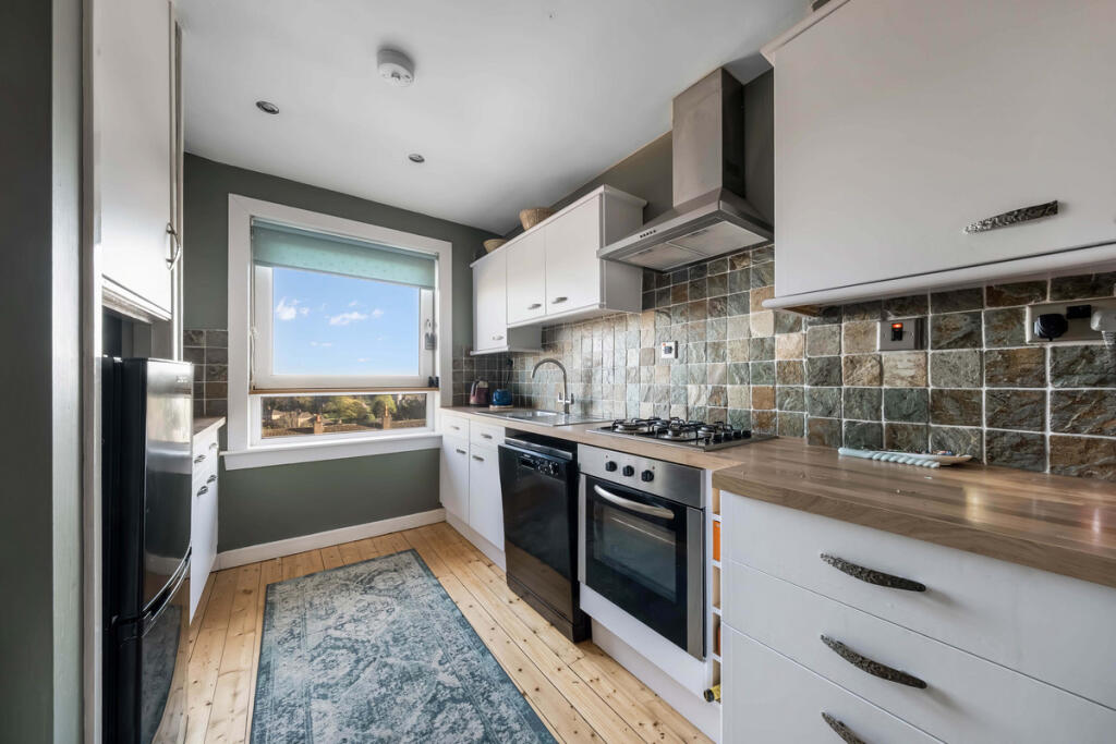 Pentland Crescent, Dundee, DD2 2 - More