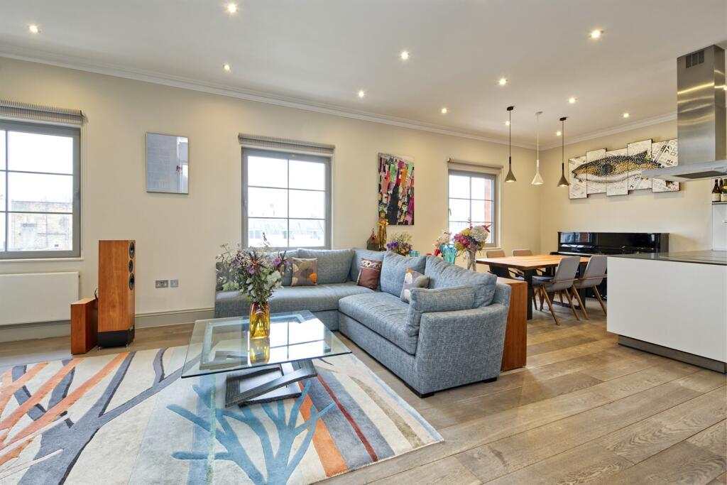 Main image of property: 34 Thornbury Court, 36-38 Chepstow Villas, London, W11