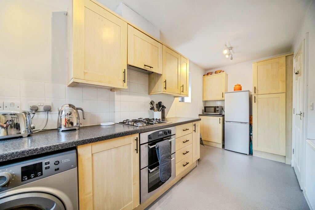 Apartment in Milton Keynes, Shenley Brook End - View 4