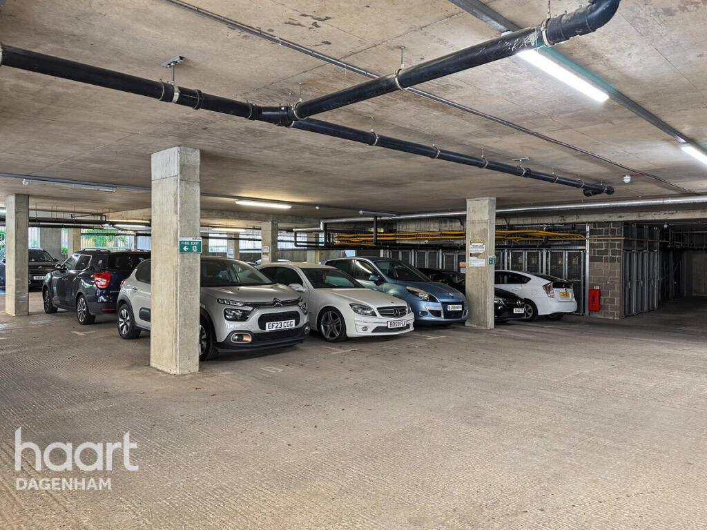 Apartment in Ilford - View 5
