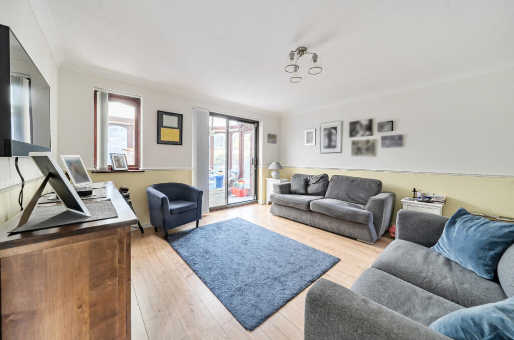 House in Newell Green, Warfield - View 5