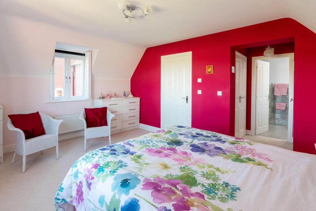 Neptune Drive, Stratford-upon-Avon - More