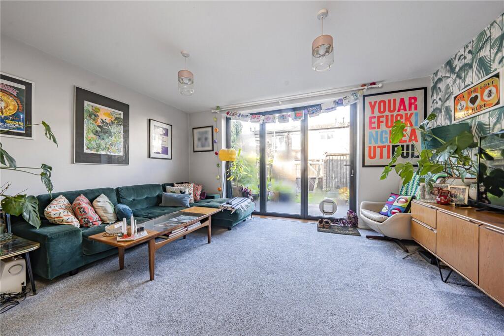 Arabella Drive, London, SW15 photo 4