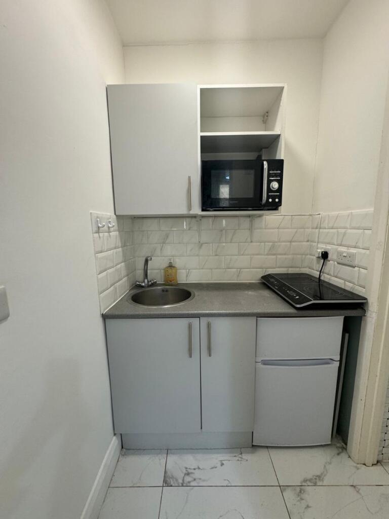 Studio flat for rent