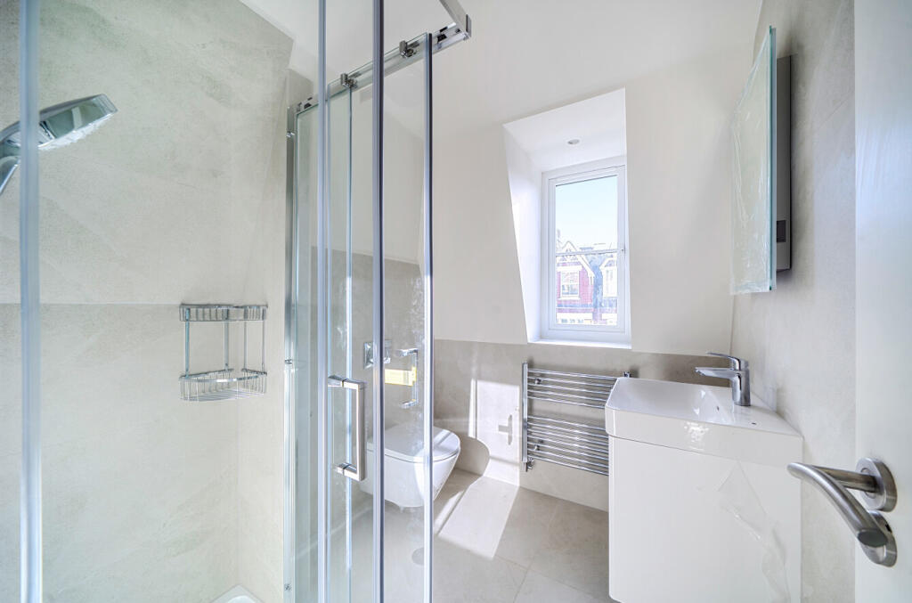 House in London, Belsize Park - View 5