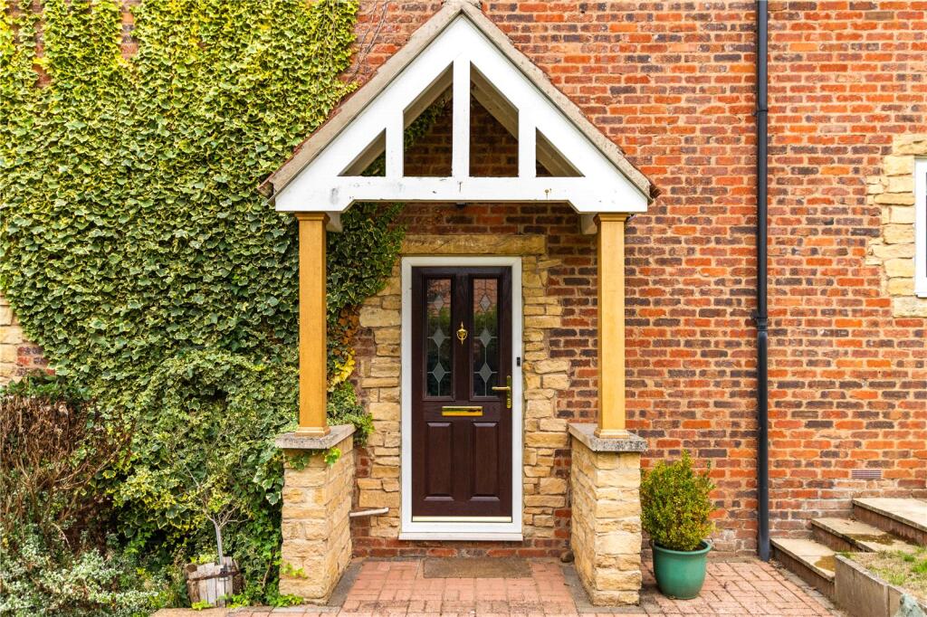 House in Doncaster - View 5