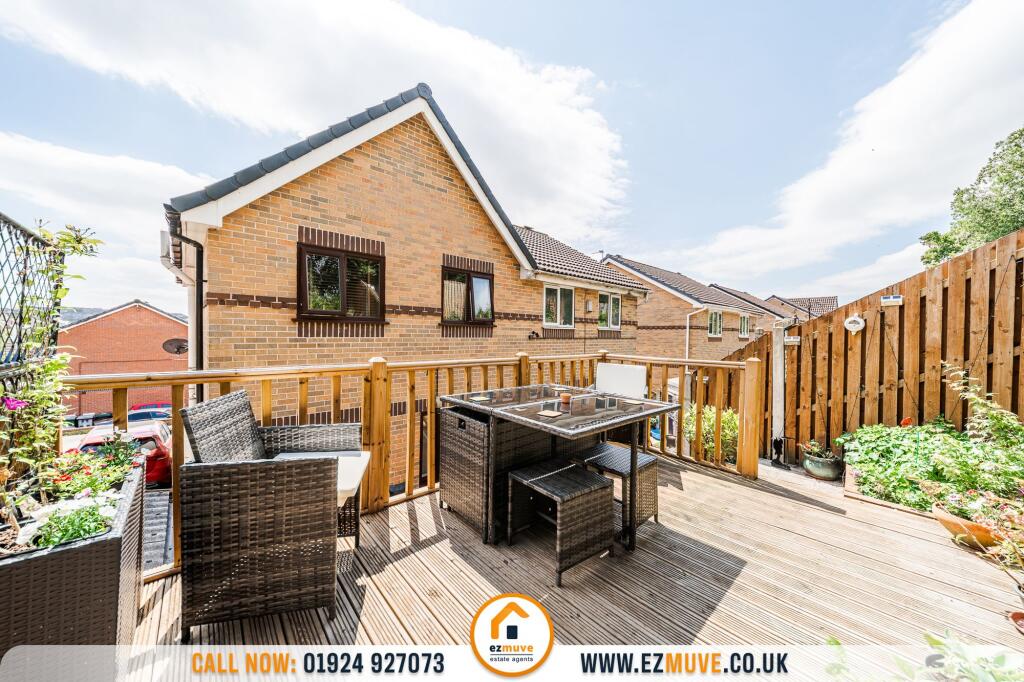Main image of property: Stonedene Court, Heckmondwike, WF16