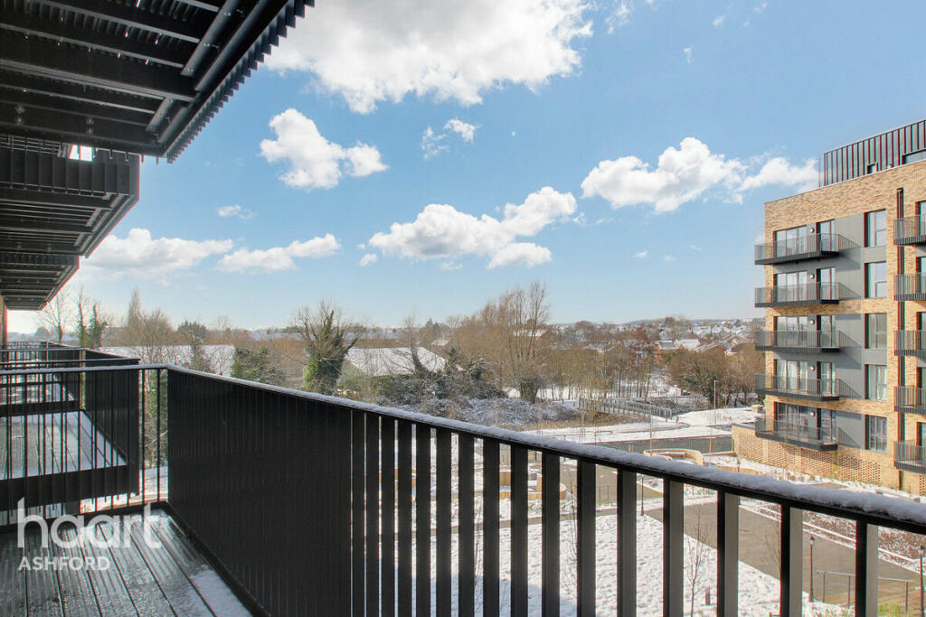 1-bed apartment on George Street, Ashford, £180,000