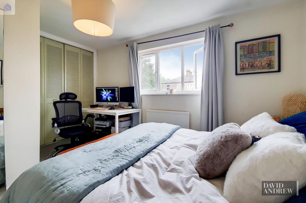 Apartment in London - More