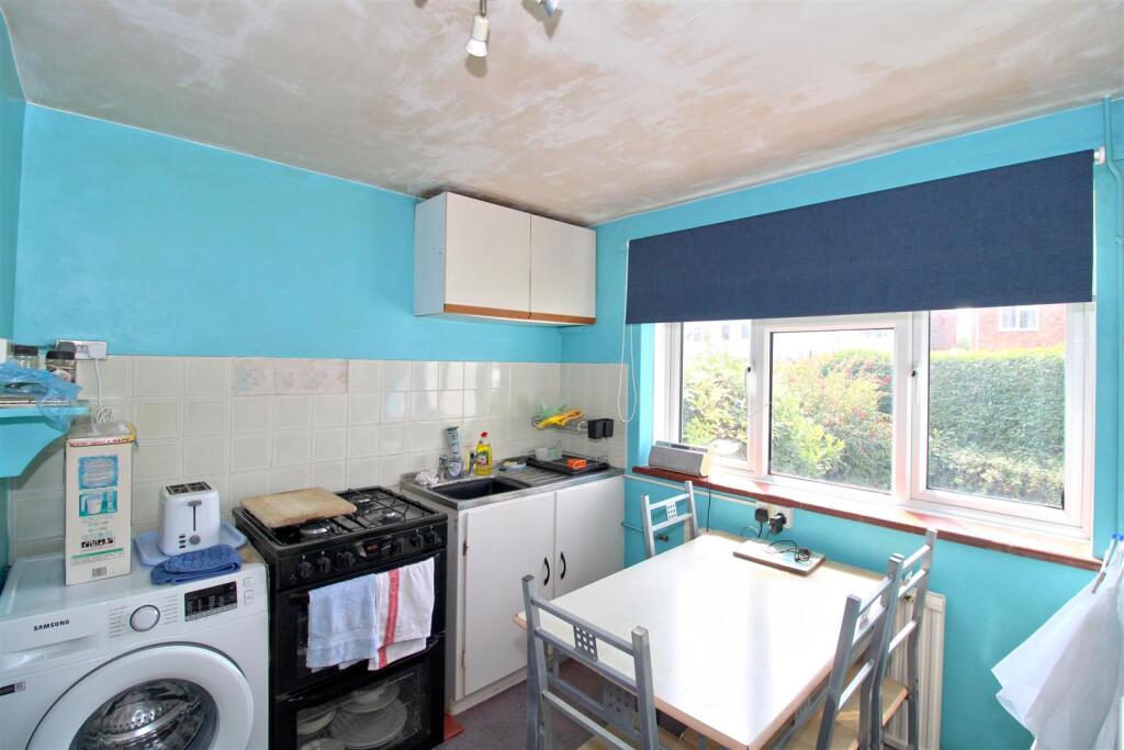 Highlands Road, Seaford photo 3